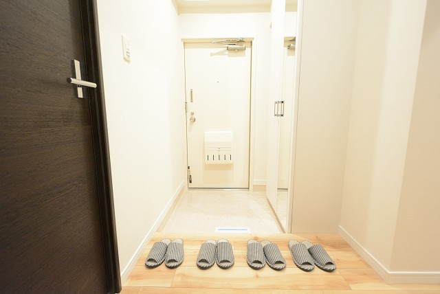 ファミール浜園 玄関