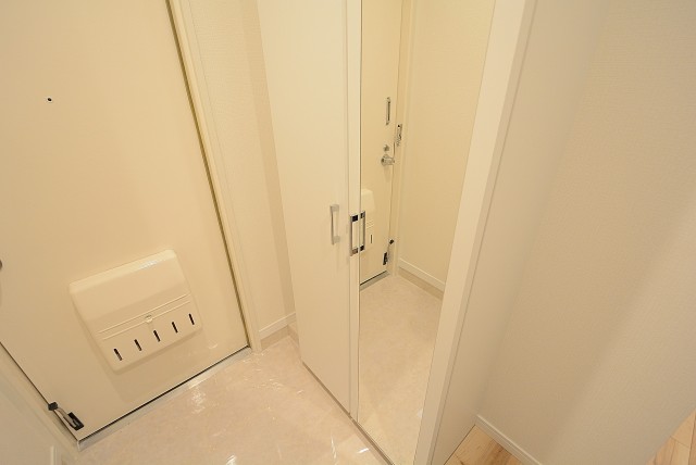 ファミール浜園 玄関