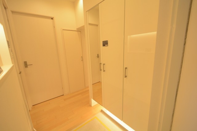 ファミール浜園 6 玄関