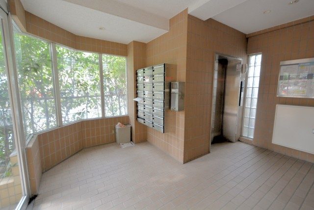 サンライズ上馬マンション エントランス