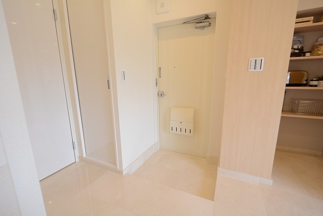 春日ビューハイツ 玄関