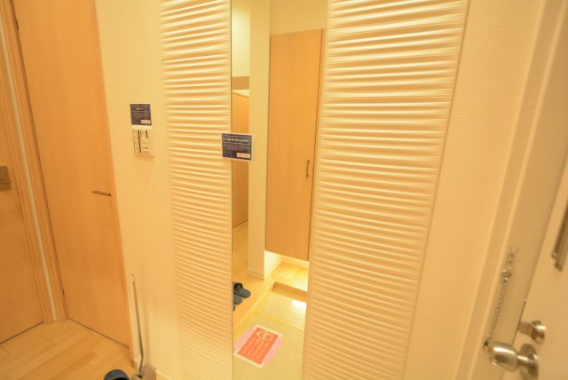 ファミール浜園 2 玄関