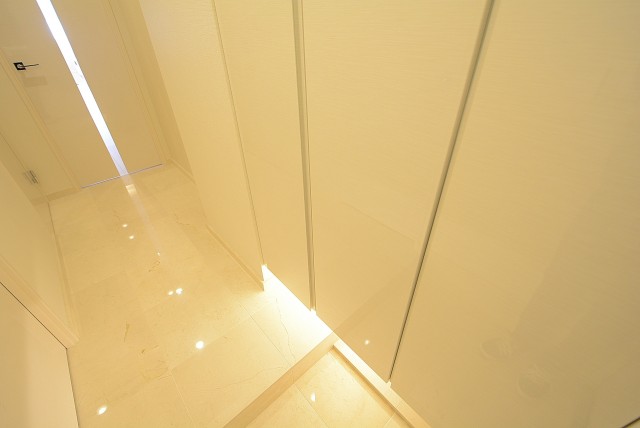 朝日クレス・パリオ西落合 玄関