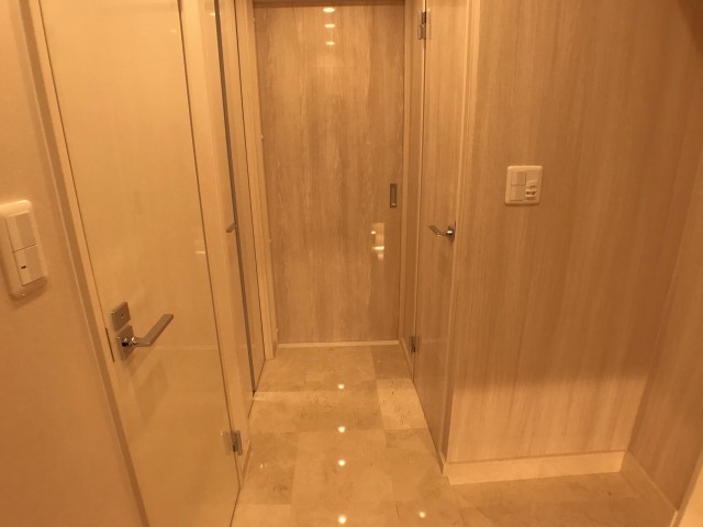 カインドステージ 玄関