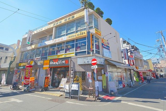 東長崎駅前商店街 東長崎駅前商店街