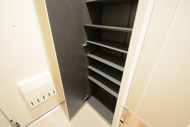 ファミール浜園 玄関