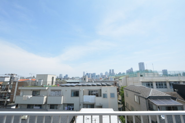 幡ヶ谷YMビル 北東側ルーフバルコニー