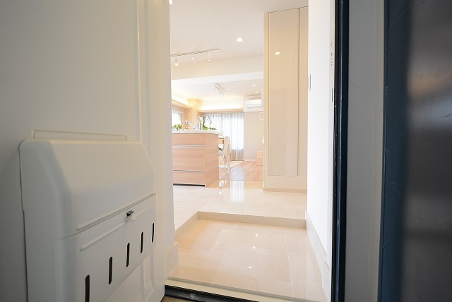 春日ビューハイツ 玄関