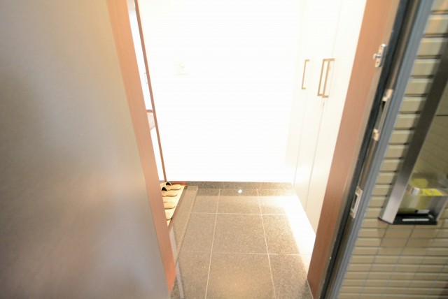 グラーサ駒沢大学 玄関