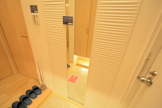 ファミール浜園 2 玄関