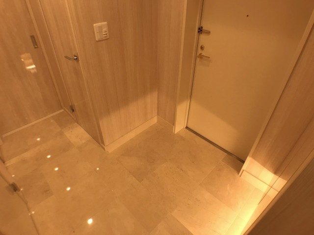 カインドステージ 玄関