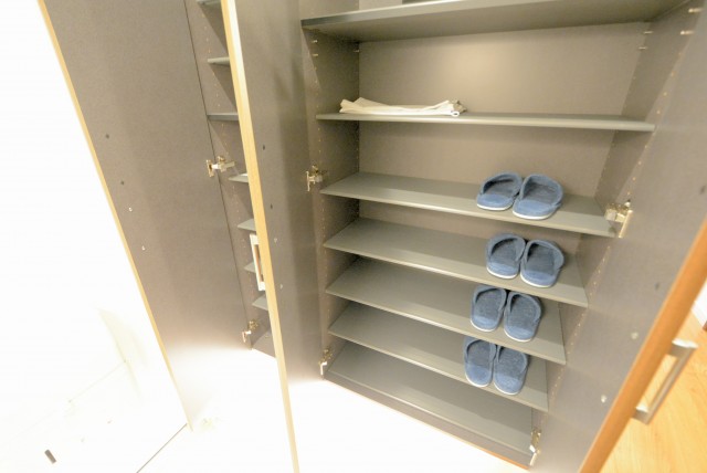 ファミール浜園 14 玄関