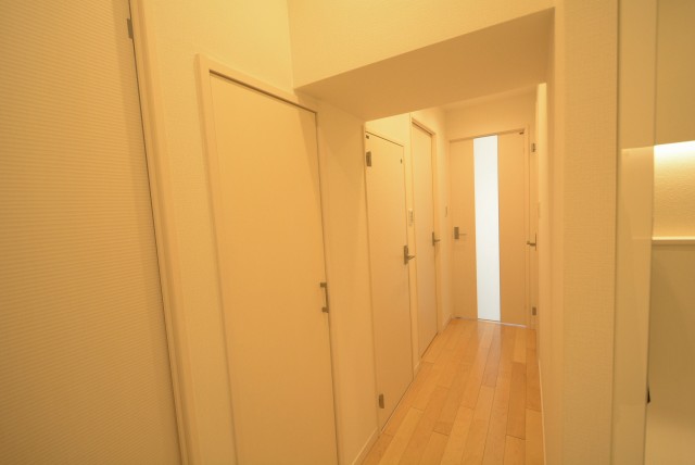 ファミール浜園 6 玄関