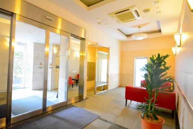 グラーサ駒沢大学 エントランス