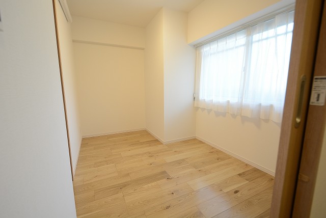 新大橋永谷マンション洋室①