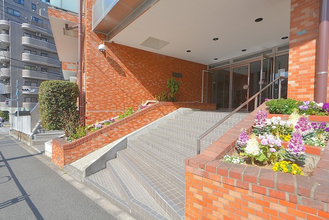 春日ビューハイツ エントランス