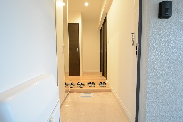 ファミール浜園 玄関