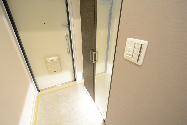 メガロン大森 玄関