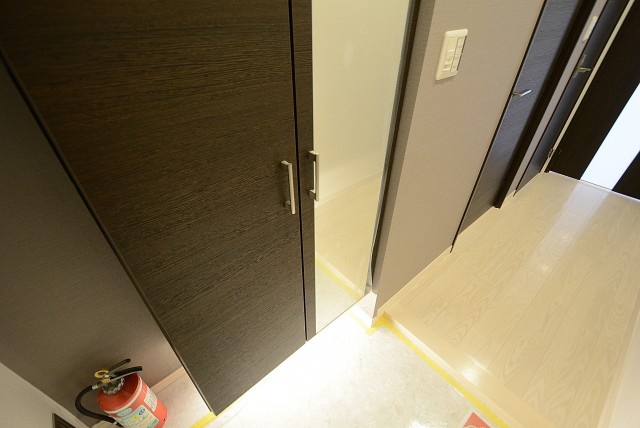 メガロン大森 玄関