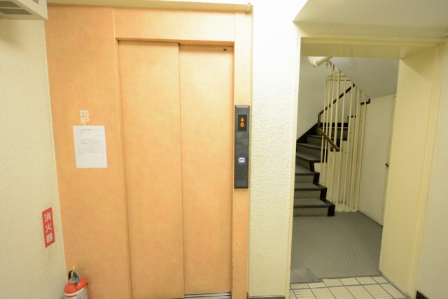 シャトレー幡ヶ谷 エントランス