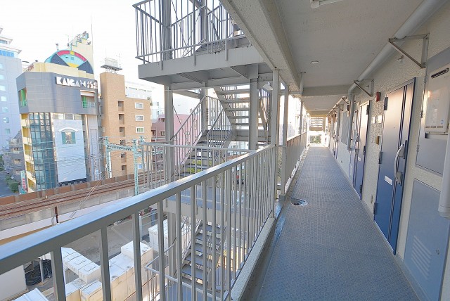 メガロン大森 外廊下