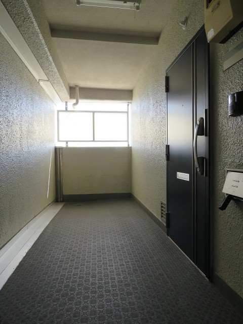 メガロン大森　玄関前