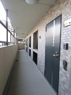 ライオンズガーデン幡ヶ谷　共用廊下