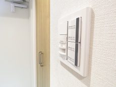 ライオンズガーデン幡ヶ谷　人感センサー