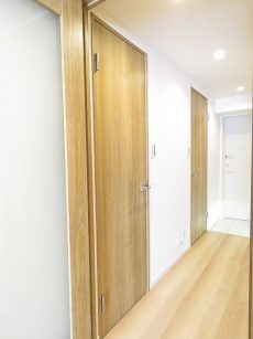 ライオンズガーデン幡ヶ谷　トイレ扉