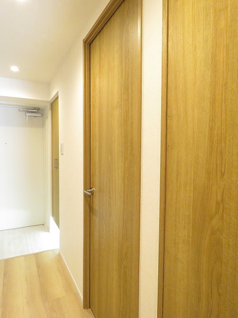 ライオンズガーデン幡ヶ谷　洋室約4.5帖扉