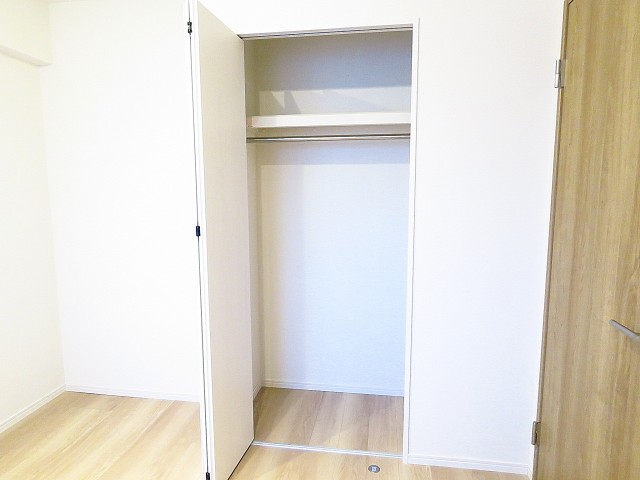 ライオンズガーデン幡ヶ谷　洋室約4.5帖