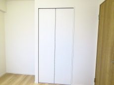 ライオンズガーデン幡ヶ谷　洋室約4.5帖