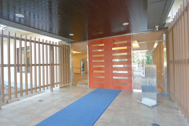 ファミール浜園 エントランス