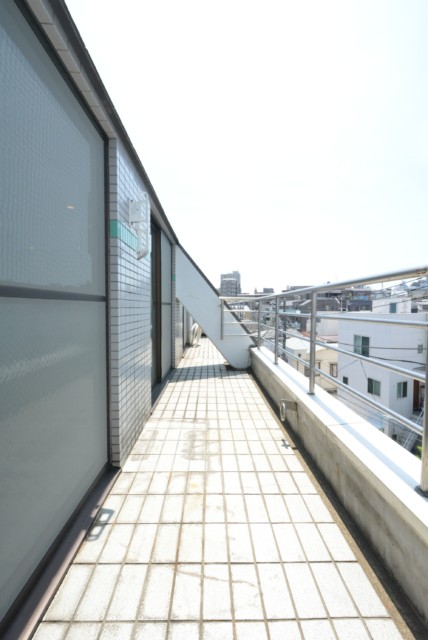 幡ヶ谷YMビル 南西側ルーフバルコニー