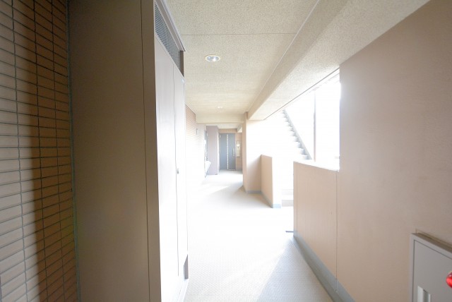 グラーサ駒沢大学 玄関