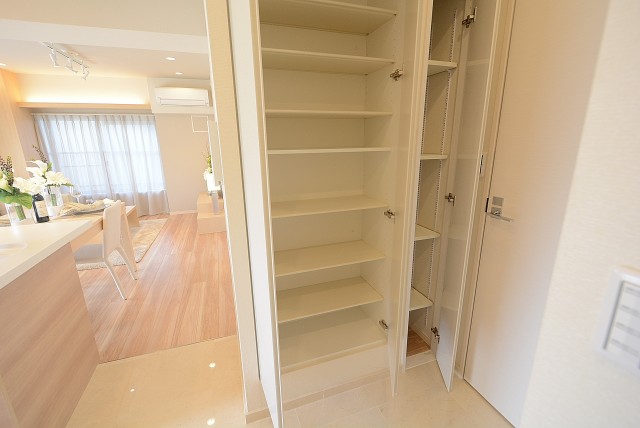 春日ビューハイツ 玄関