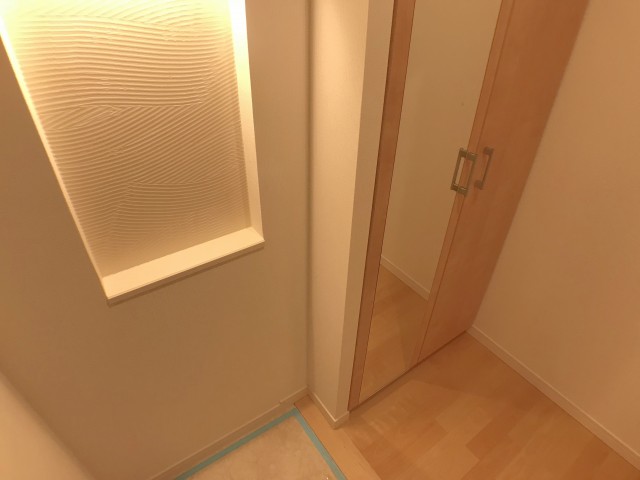 カーサ田原町 玄関