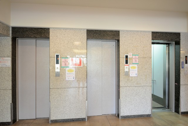 ファミール浜園 エントランス