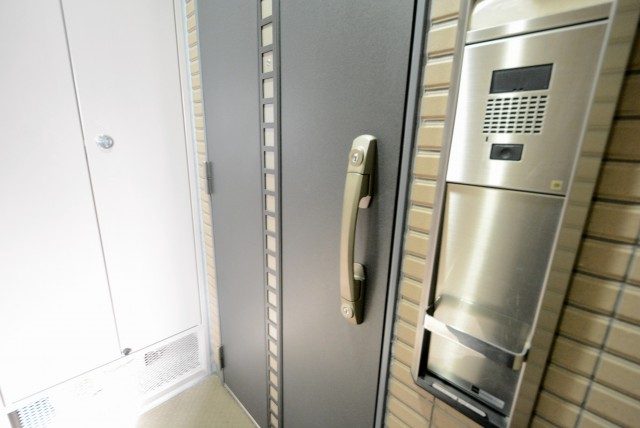 グラーサ駒沢大学 玄関