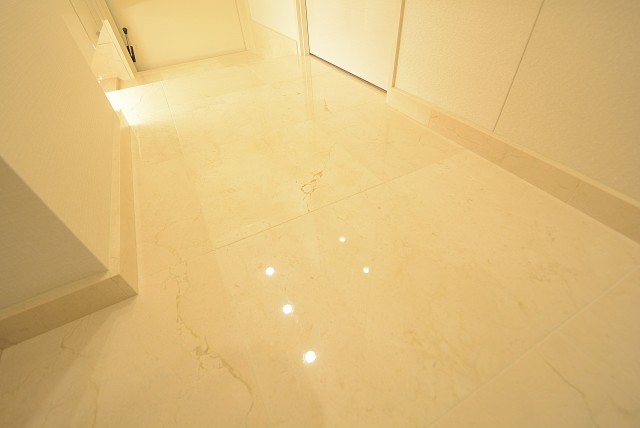 朝日クレス・パリオ西落合 玄関