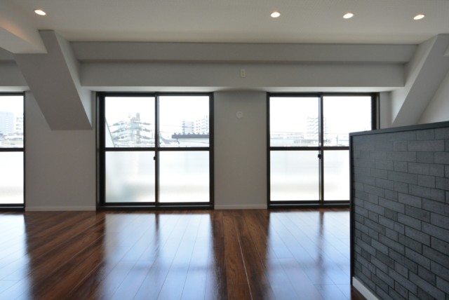 幡ヶ谷YMビル 南西側ルーフバルコニー