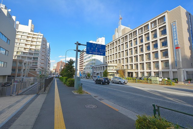 メゾンドール高田馬場　明治通り