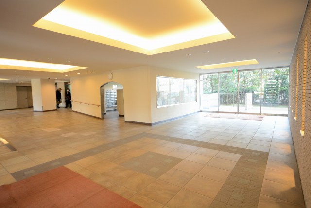 ファミール浜園 エントランス