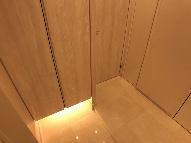 カインドステージ 玄関