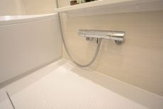 幡ヶ谷YMビル バス