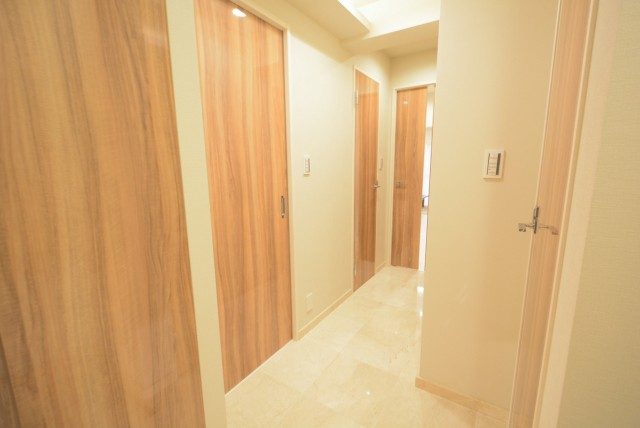 渋谷本町オリエントコートⅡ 玄関