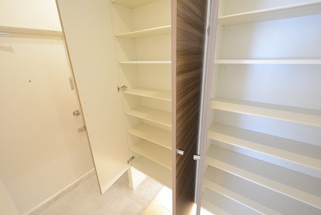 目白ハイビル 玄関