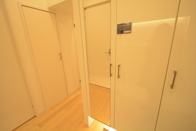 ファミール浜園 6 玄関