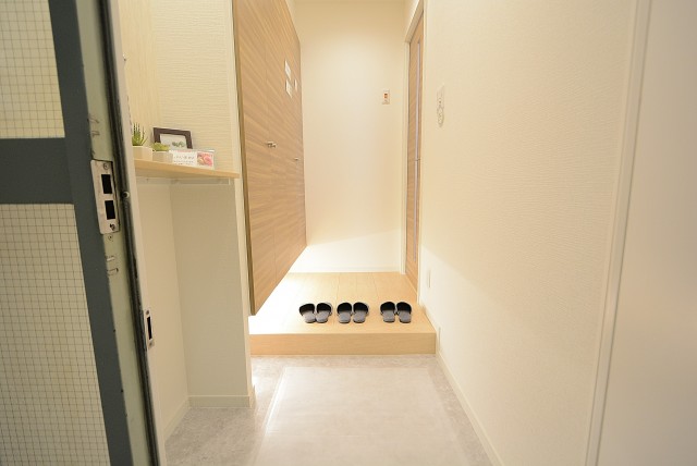 目白ハイビル 玄関