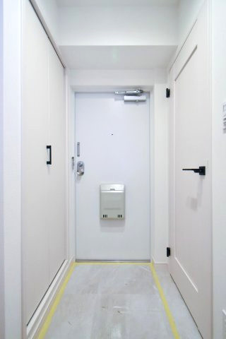 カーサ田原町 玄関